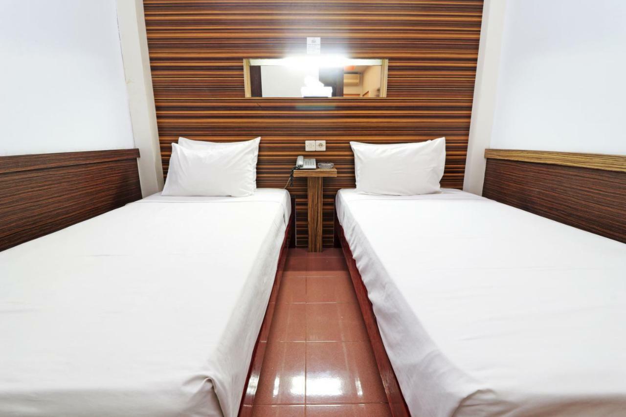 Mutiara Sari Hotel Makassar Exterior foto